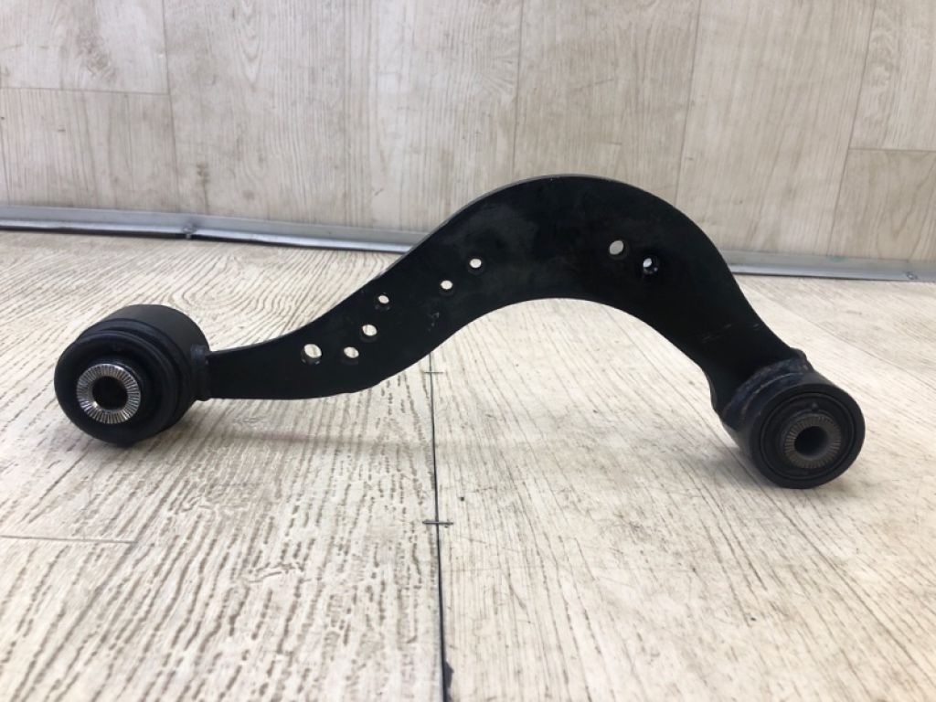 4877048010 | Рычаг задней подвески поперечный верхний LEXUS RX350/450 09-15