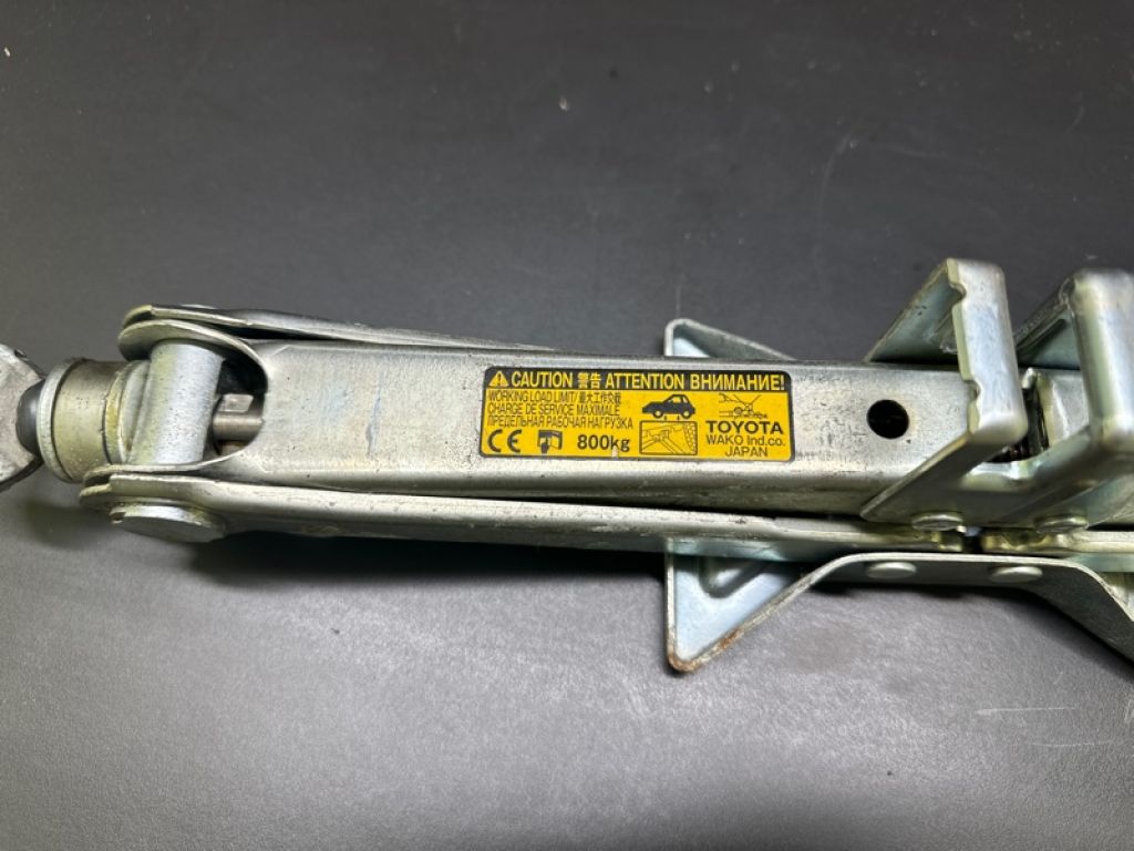 09111-12230 | Домкрат TOYOTA PRIUS C/AQUA 11-14 - Фото 4