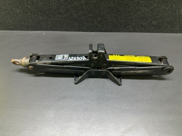 Домкрат TOYOTA PRIUS C/AQUA 11-14