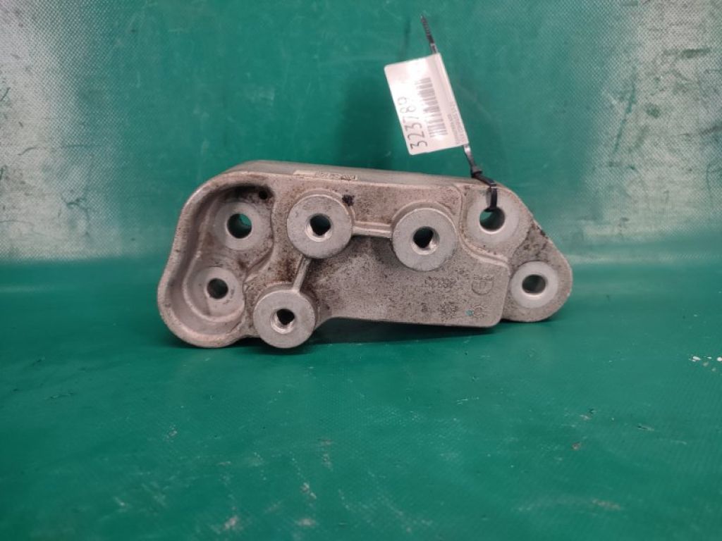 68253 043AB | Кронштейн КПП JEEP COMPASS 17-21