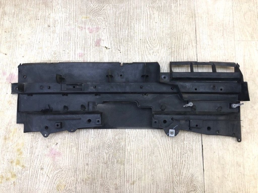68203073AA | Дефлектор радіатора JEEP CHEROKEE 14-