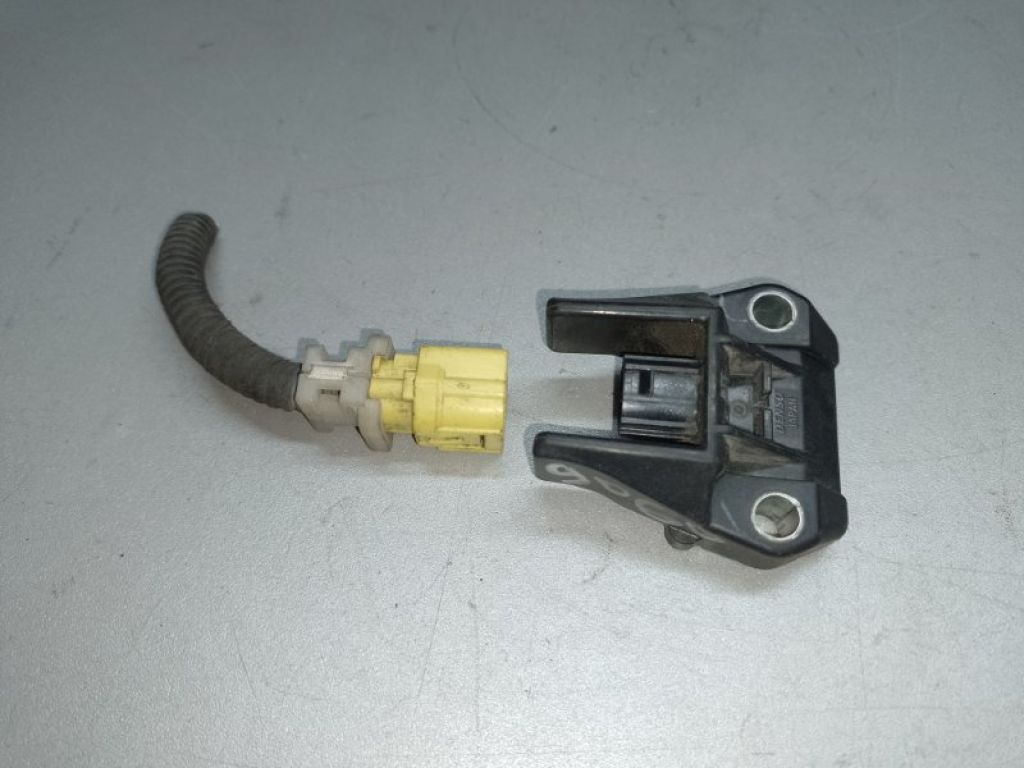 89173-39385 | Датчик удара передн. LEXUS LS460 06-12