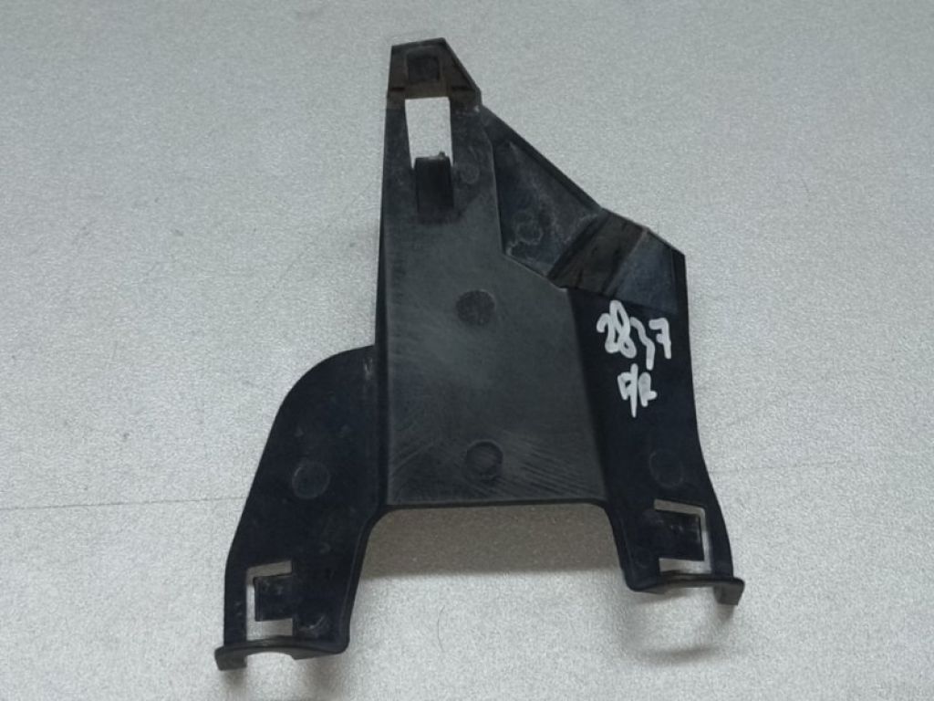 CV6Z-17614-A | Кронштейн FORD FOCUS 10-18