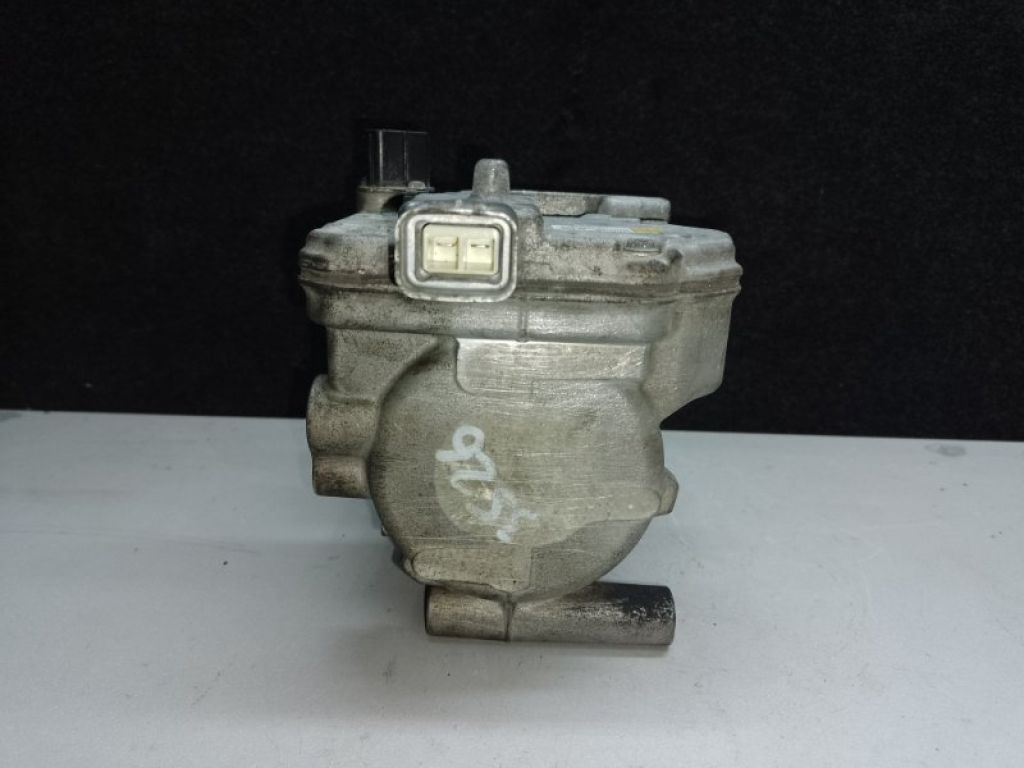 88370-52011 | Компресор кондиціонера TOYOTA PRIUS C/AQUA 11-14 - Фото 2