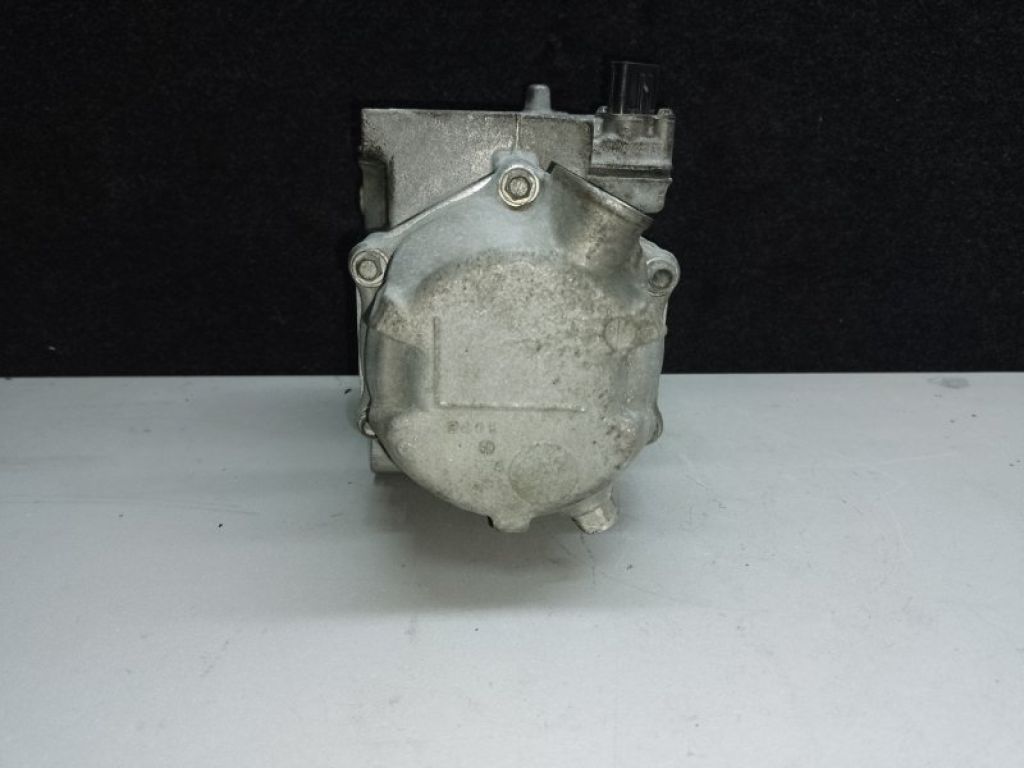 88370-52011 | Компресор кондиціонера TOYOTA PRIUS C/AQUA 11-14 - Фото 4