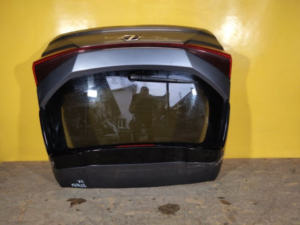 6700576240 | Крышка багажника LEXUS UX 200 18-