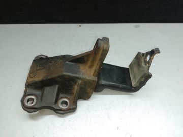 Кронштейн двигателя прав. NISSAN PATHFINDER R51 04-14