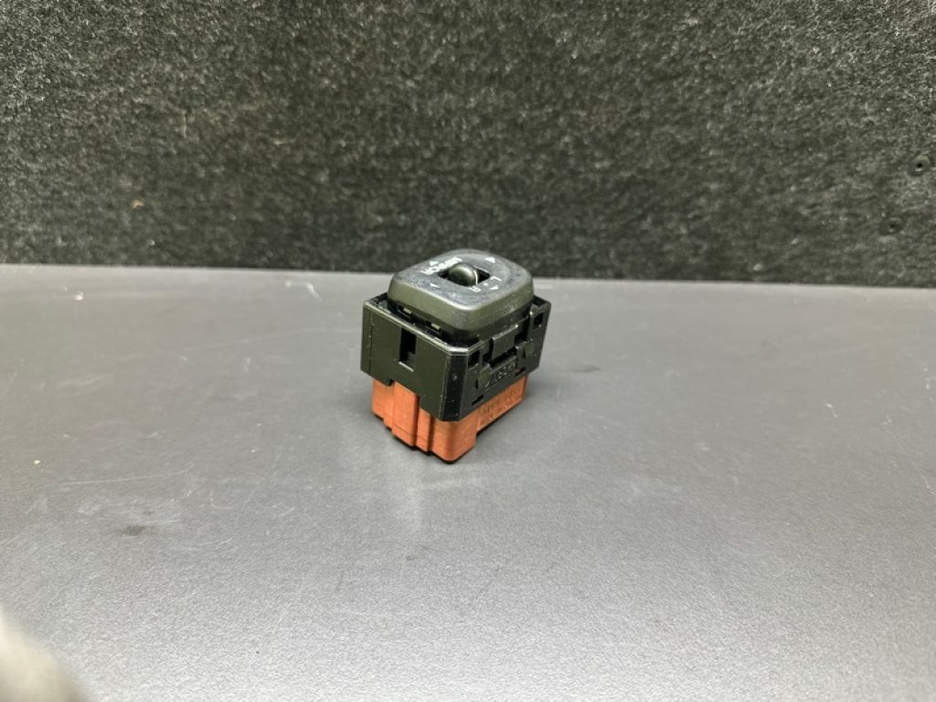 84872-60040 | Блок керування дзеркалами LEXUS ES300 ES330 01-06 - Фото 2