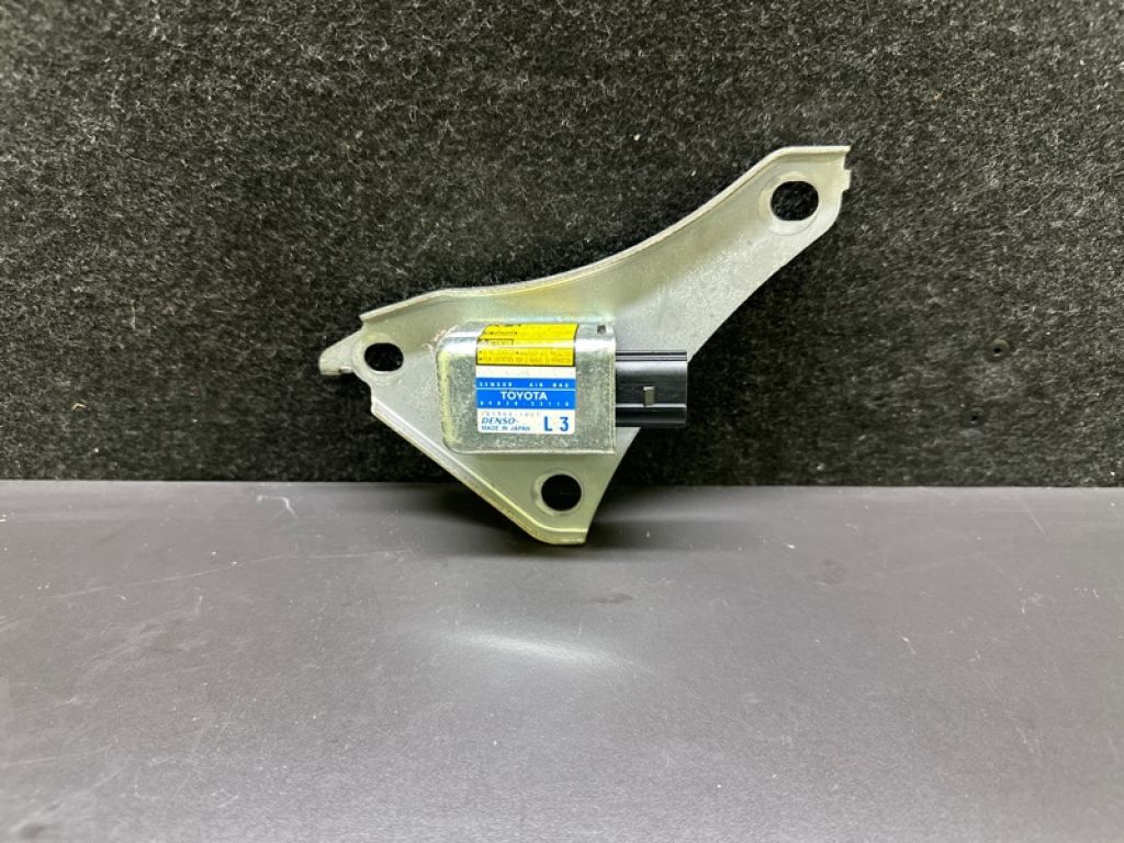 89830-33110 | Датчик удару лів. LEXUS ES300 ES330 01-06