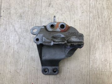 Кронштейн КПП INFINITI QX60/JX35 12-20