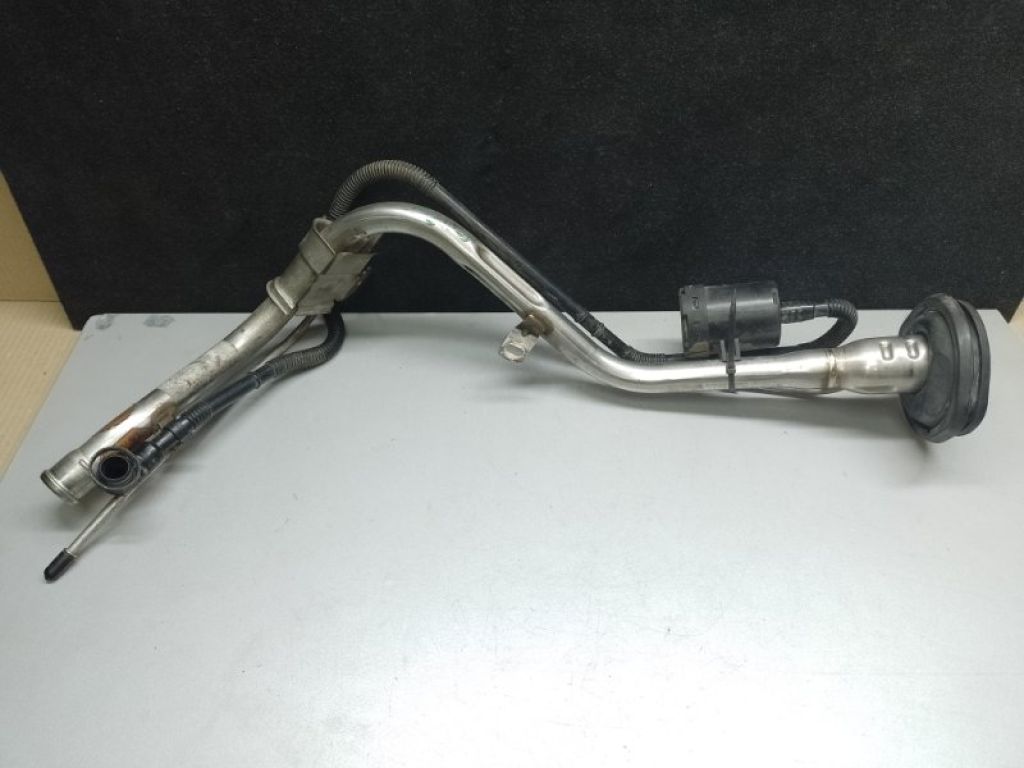 BN8F-42-21XD | Горловина топливного бака MAZDA 3 BK 03-08