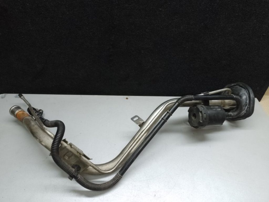 BN8F-42-21XD | Горловина топливного бака MAZDA 3 BK 03-08 - Фото 3