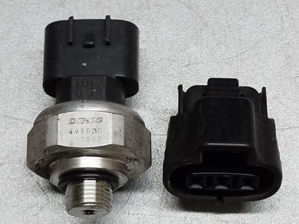 88719-33020 | Датчик давления кондиционера TOYOTA AVALON 05-12