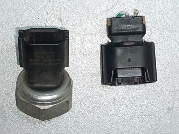 Датчик тиску кондиціонера HYUNDAI ELANTRA MD 10-15