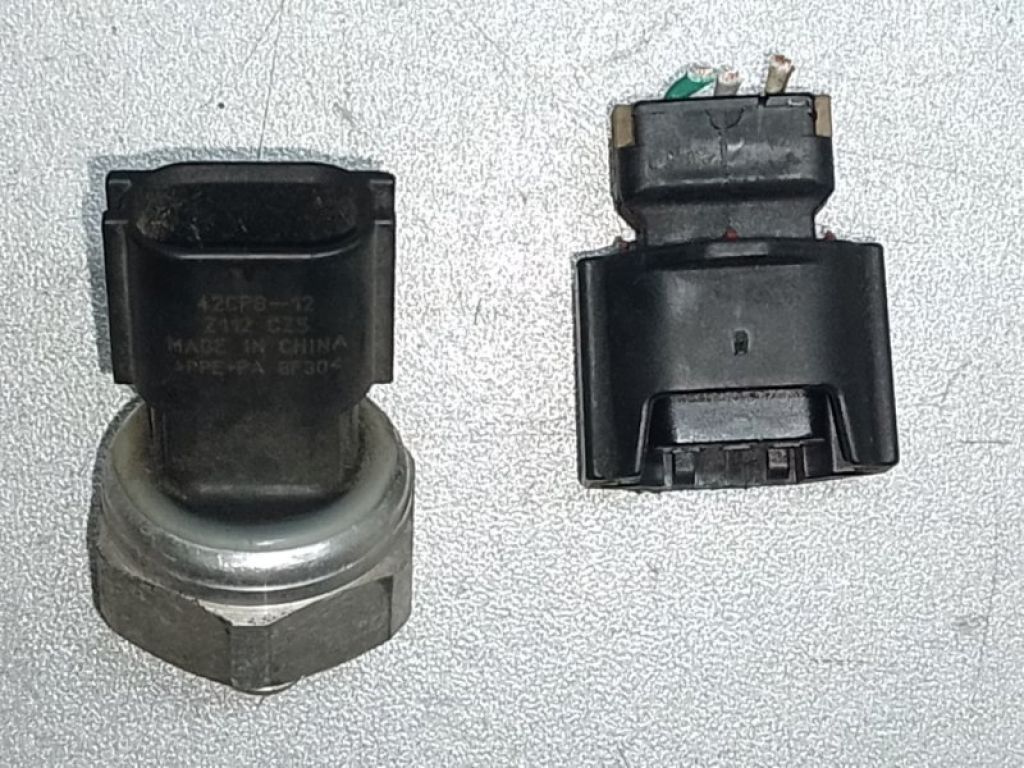 97721-3K000 | Датчик давления кондиционера HYUNDAI SONATA YF 10-14