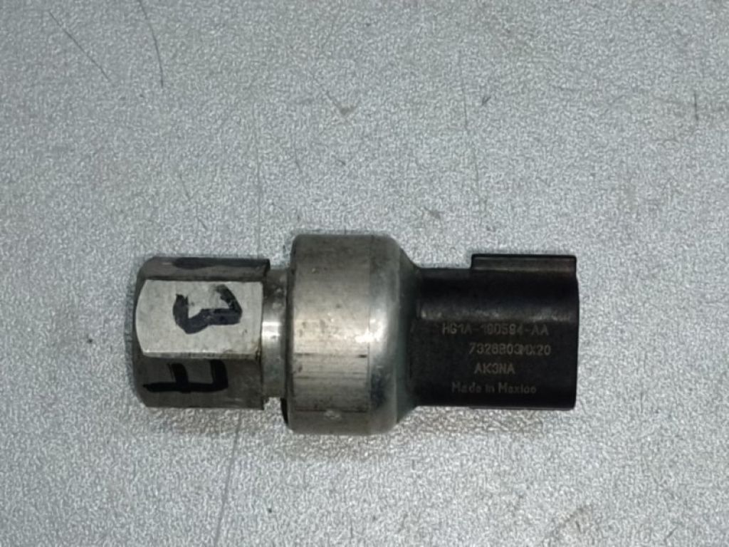HG1Z-19D594-A | Датчик давления кондиционера FORD FOCUS 10-18