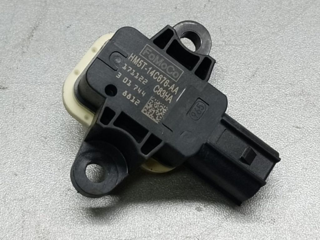 HM5Z-14B345-A | Датчик удару FORD FOCUS 10-18