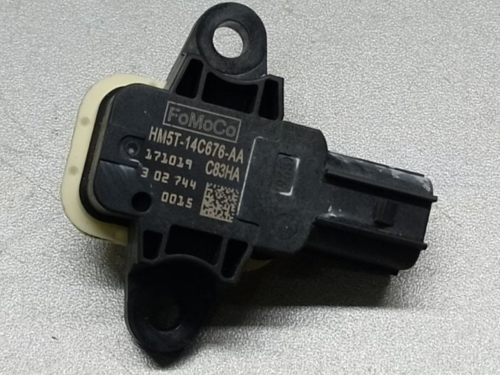 HM5Z-14B345-A | Датчик удара FORD FOCUS 10-18