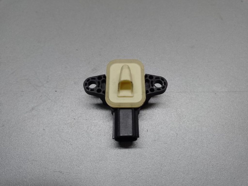HM5Z-14B345-A | Датчик удара FORD FOCUS 10-18 - Фото 2