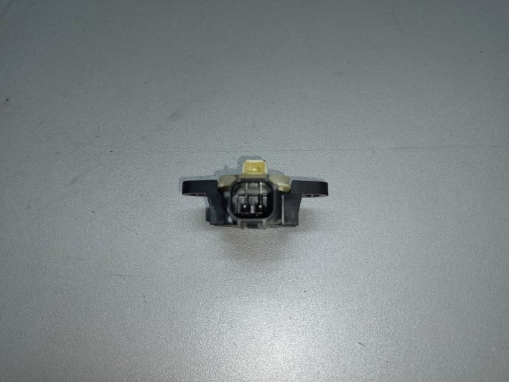 HM5Z-14B345-A | Датчик удара FORD FOCUS 10-18 - Фото 3