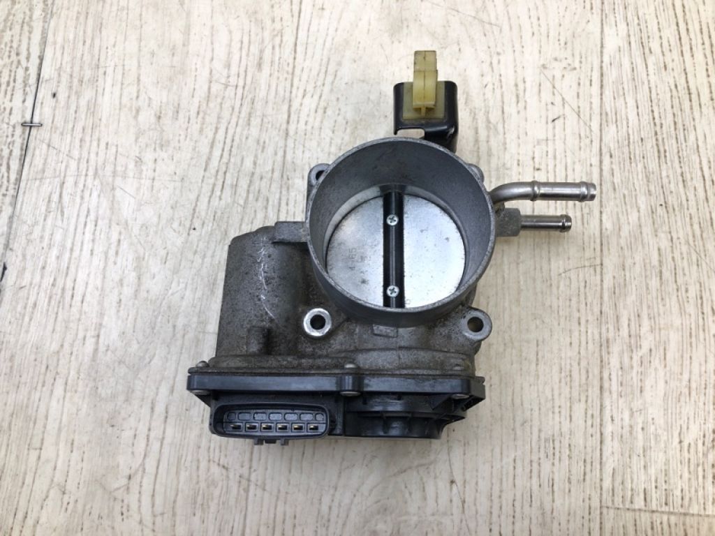 22030-0V040 | Дроссельная заслонка TOYOTA RAV4 13-19