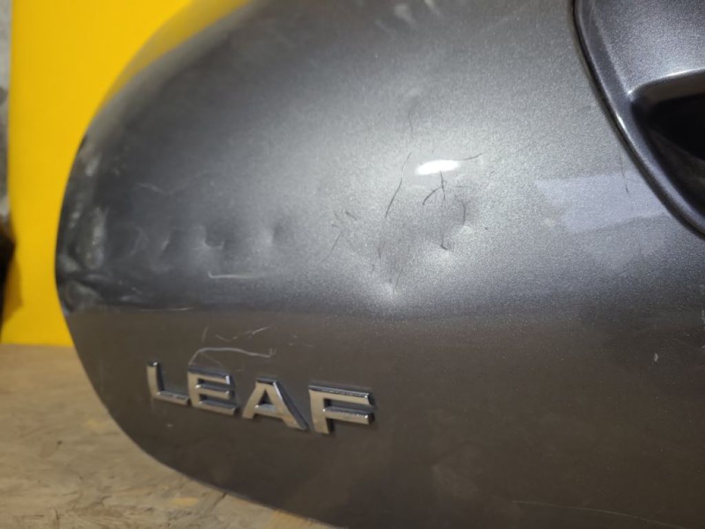 K010M-3NAMB | Кришка багажника NISSAN LEAF 10-17 - Фото 6
