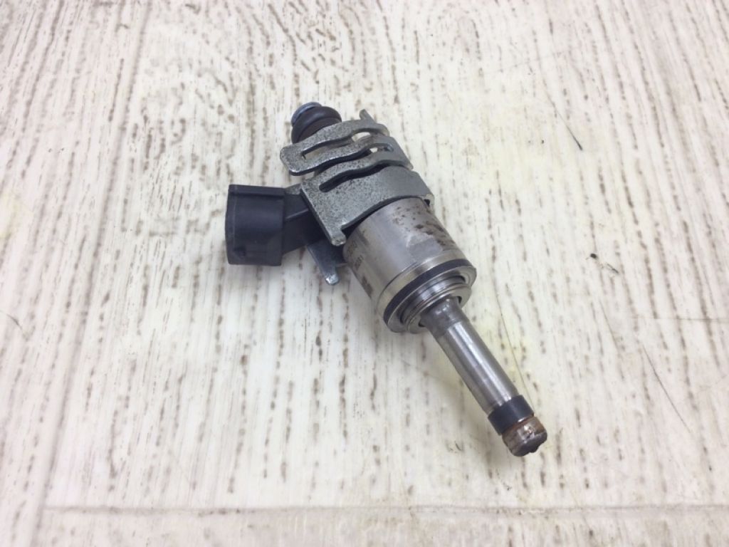 23209-25010 | Форсунка паливна TOYOTA CAMRY 70 17-