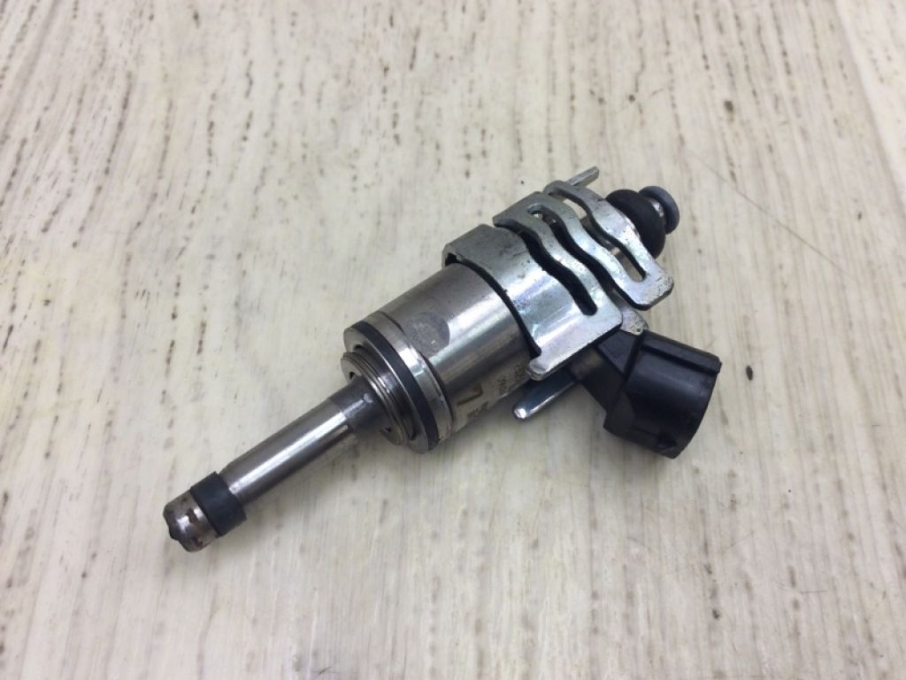 23209-25010 | Форсунка топливная TOYOTA CAMRY 70 17-