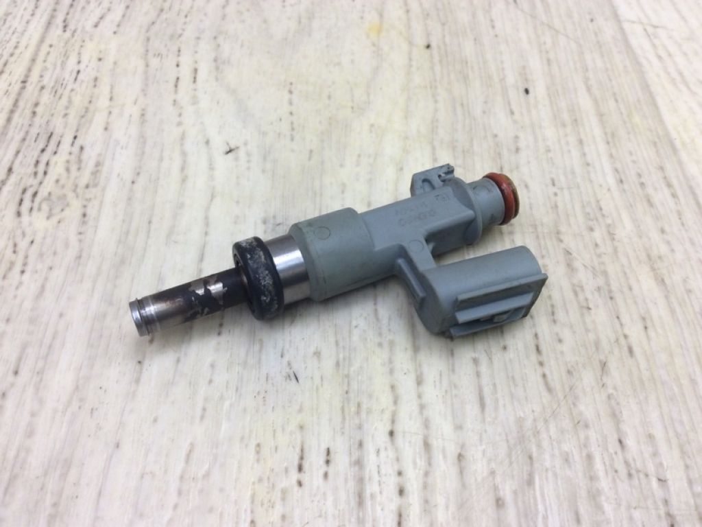 23209-29105 | Форсунка паливна TOYOTA CAMRY 70 17-