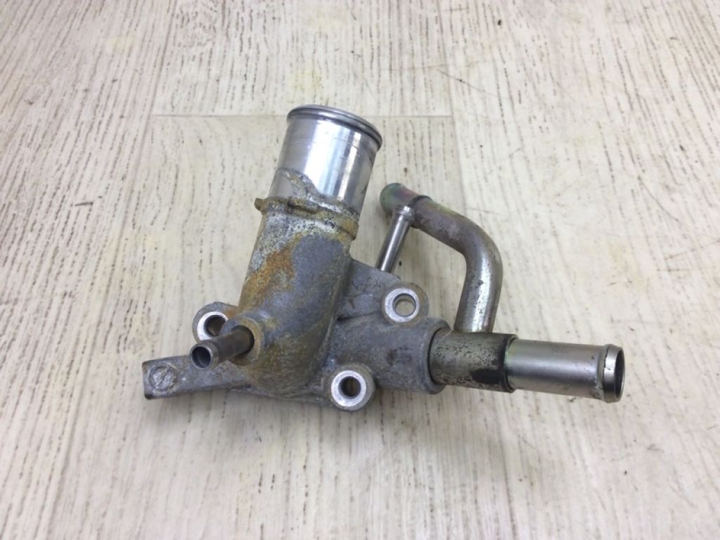 16305-25030 | Трійник системи охолодження TOYOTA CAMRY 70 17-