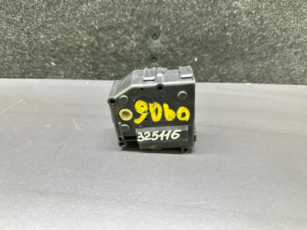 87106-50370 | Моторчик заслонки печки LEXUS LS460 06-12