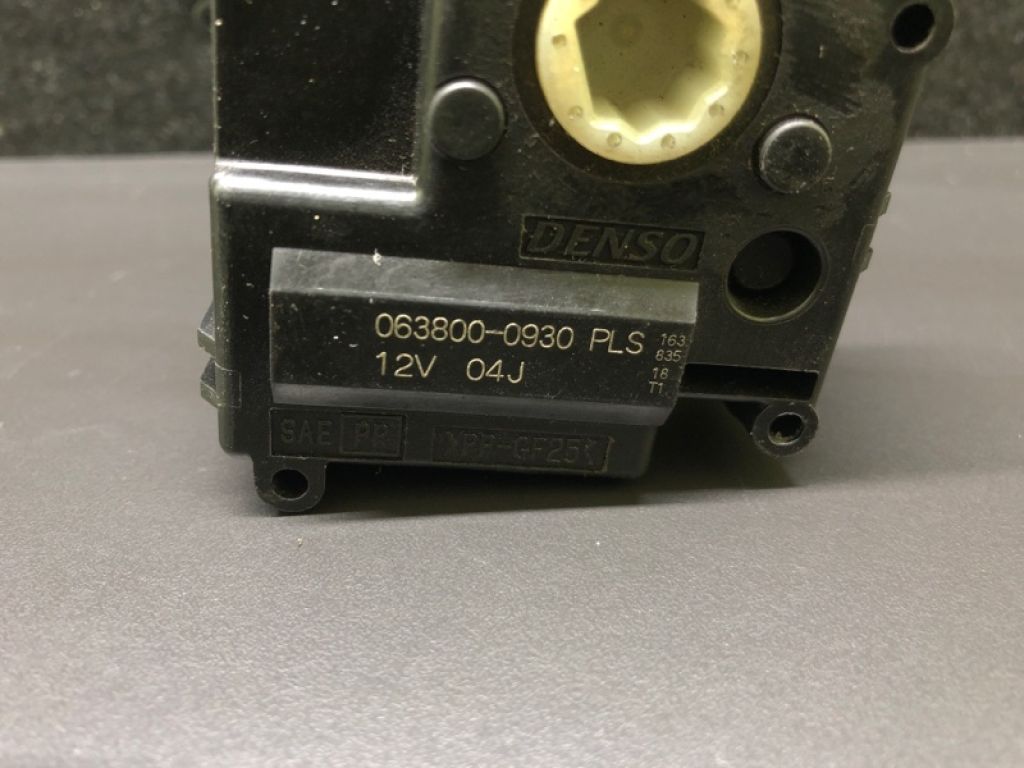 87106-50370 | Моторчик заслонки печки LEXUS LS460 06-12 - Фото 4