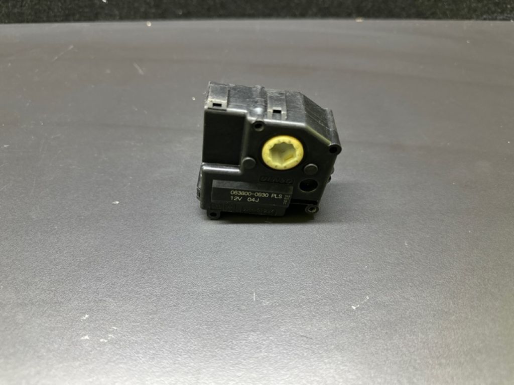 87106-50370 | Моторчик заслонки печки LEXUS LS460 06-12 - Фото 2