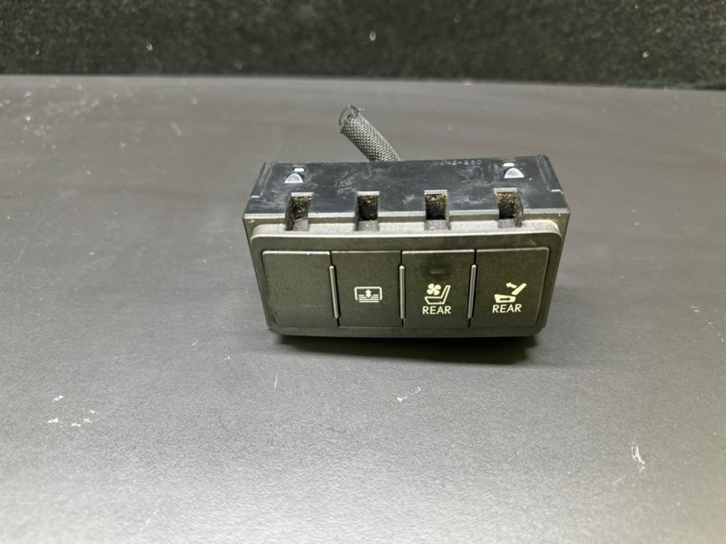 84010-50180 | Блок кнопок консоли LEXUS LS460 06-12