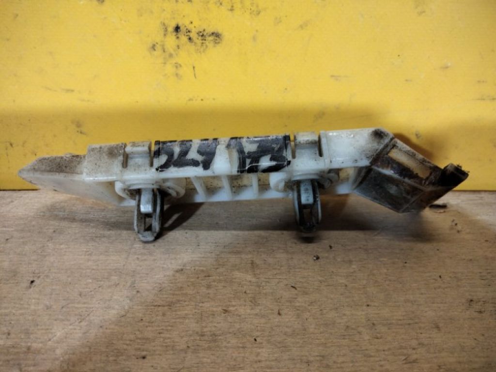 71731-65J00 | Кронштейн переднього бампера SUZUKI GRAND VITARA 05-15