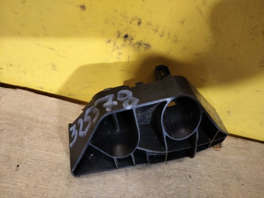 52563-12040 | Кронштейн заднього бампера лів. TOYOTA COROLLA 150 06-13