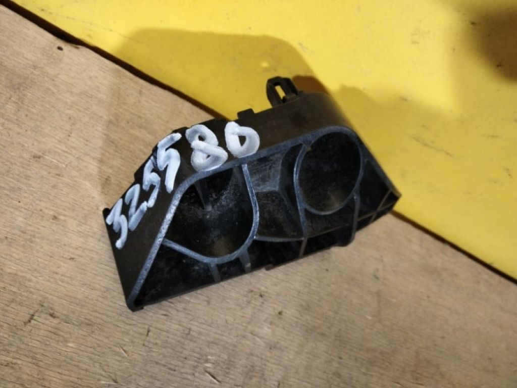 52563-12040 | Кронштейн заднього бампера лів. TOYOTA COROLLA 150 06-13