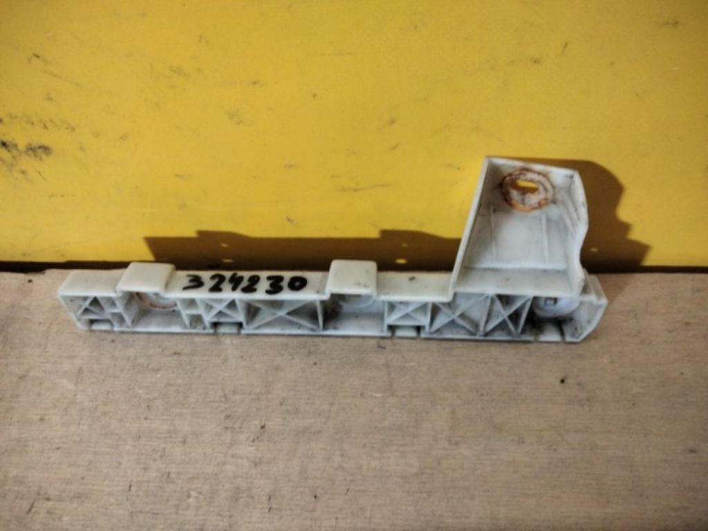 6400A403 | Кронштейн переднього бампера лів. MITSUBISHI LANCER X 10 15-17