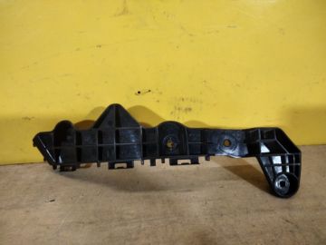 Кронштейн переднього бампера прав. LEXUS NX 14-21