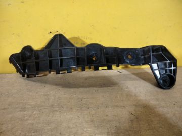 Кронштейн переднего бампера прав. LEXUS NX 14-21