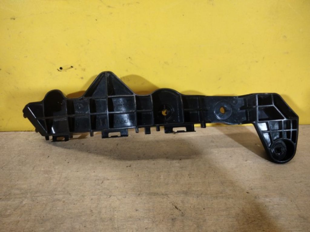 52535-78010 | Кронштейн переднього бампера прав. LEXUS NX 14-21