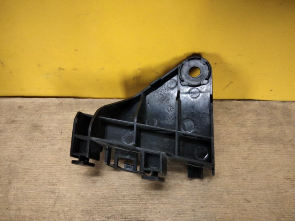 5256302220 | Кронштейн заднего бампера лев. TOYOTA COROLLA E170 13-19