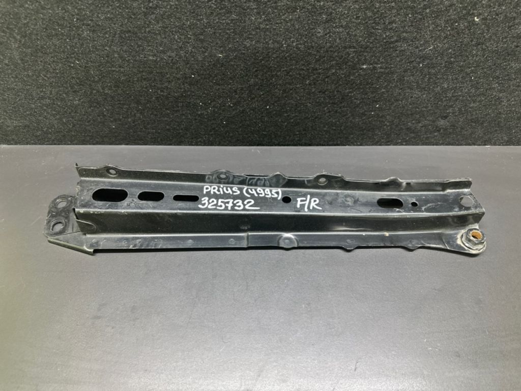 51107-12010 | Крепление балки подвески передн. прав. TOYOTA PRIUS - 30 09-17