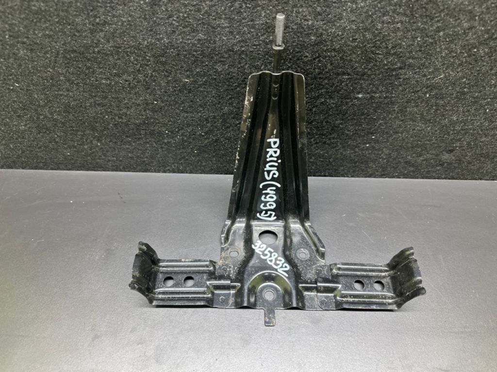 74440-47030 | Полка аккумулятора TOYOTA PRIUS - 30 09-17 - Фото 2