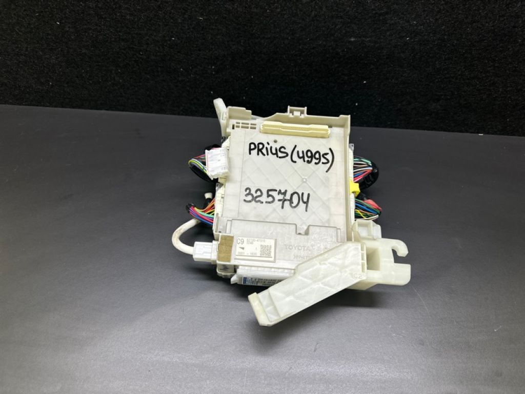 82730-47510 | Блок предохранителей салон TOYOTA PRIUS - 30 09-17