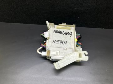 Блок предохранителей салон TOYOTA PRIUS - 30 09-17
