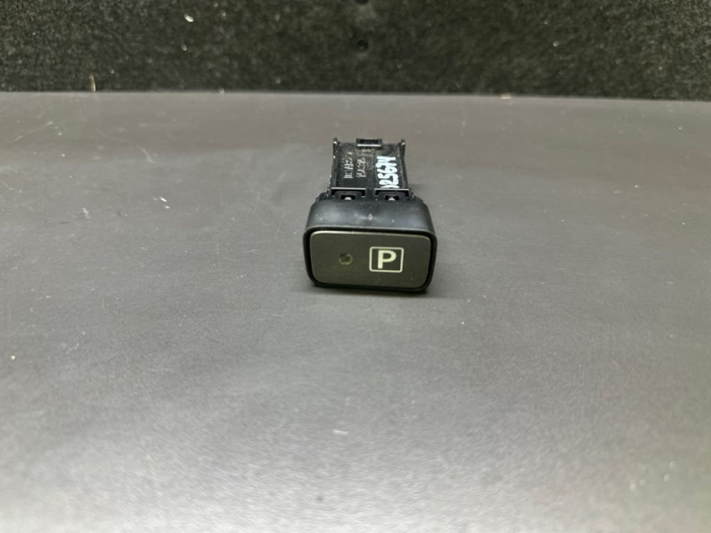 84718-47061 | Кнопка стоянкового гальма TOYOTA PRIUS - 30 09-17