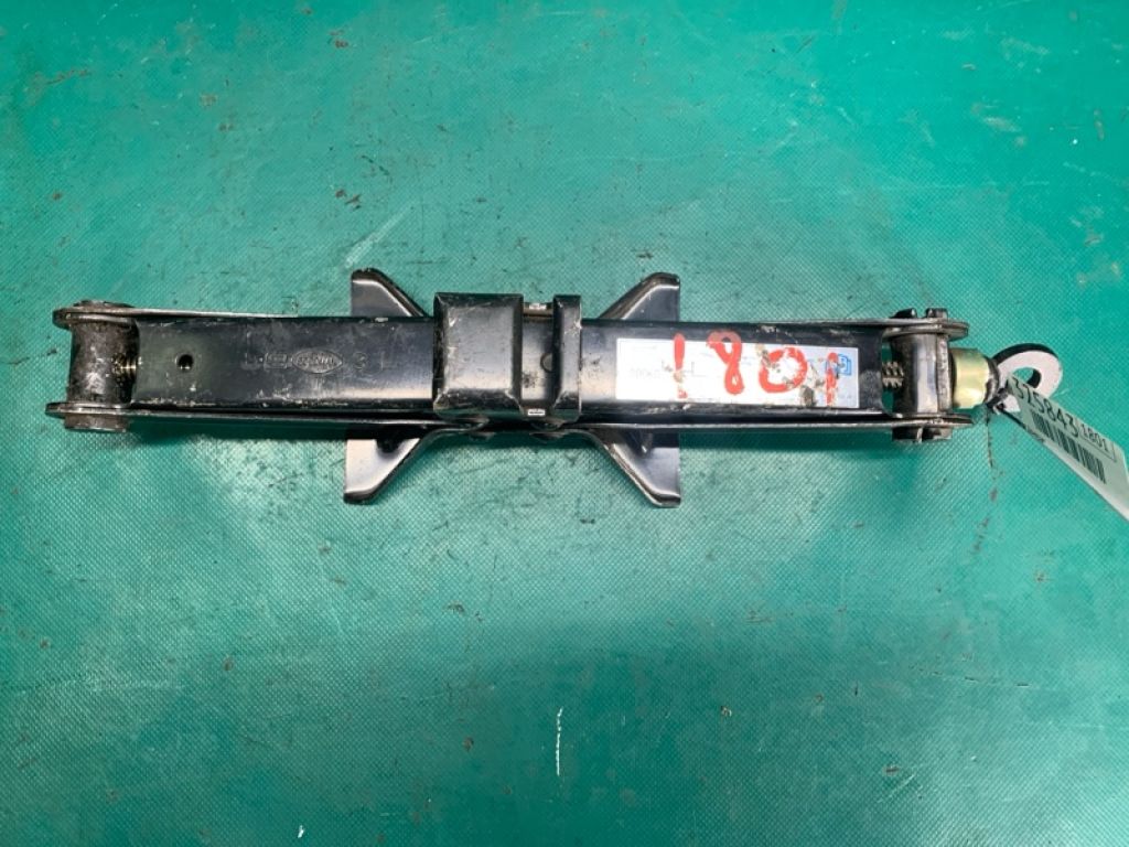 GJ6A-37-790A | Домкрат MAZDA 3 BK 03-08 - Фото 6