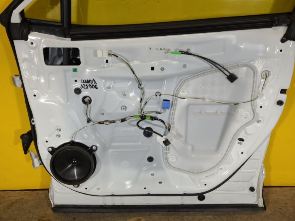 69801-42070 | Стеклоподъемник передн. прав. TOYOTA RAV4 18-