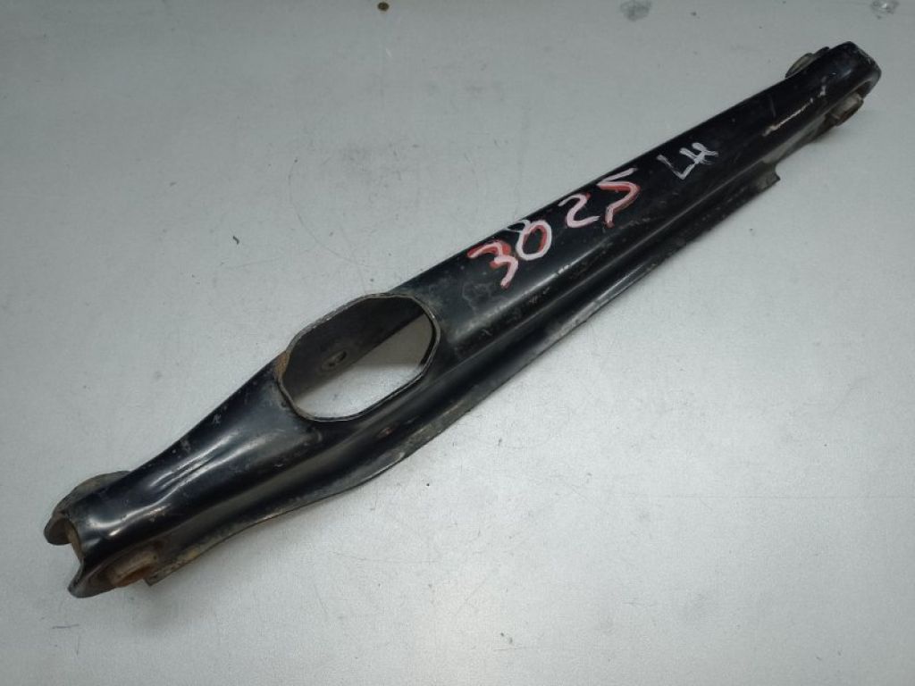 4113A136 | Рычаг задней подвески поперечный нижний MITSUBISHI LANCER X 10 07-15